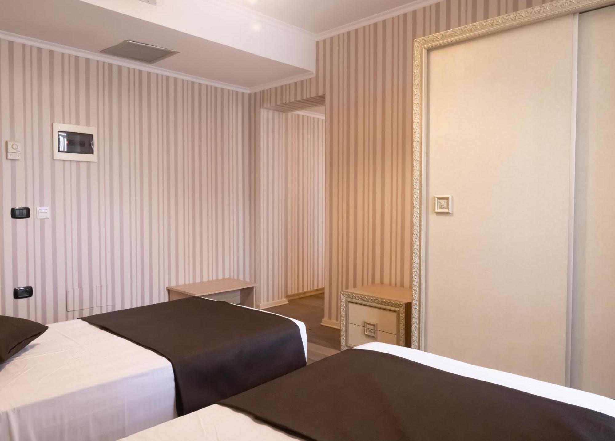 Amh Hotel Durrës Eksteriør billede
