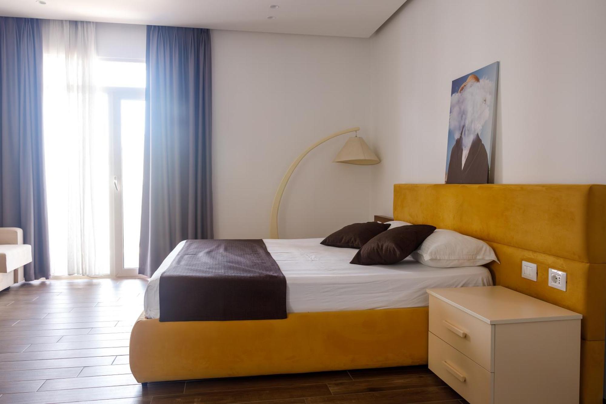 Amh Hotel Durrës Eksteriør billede