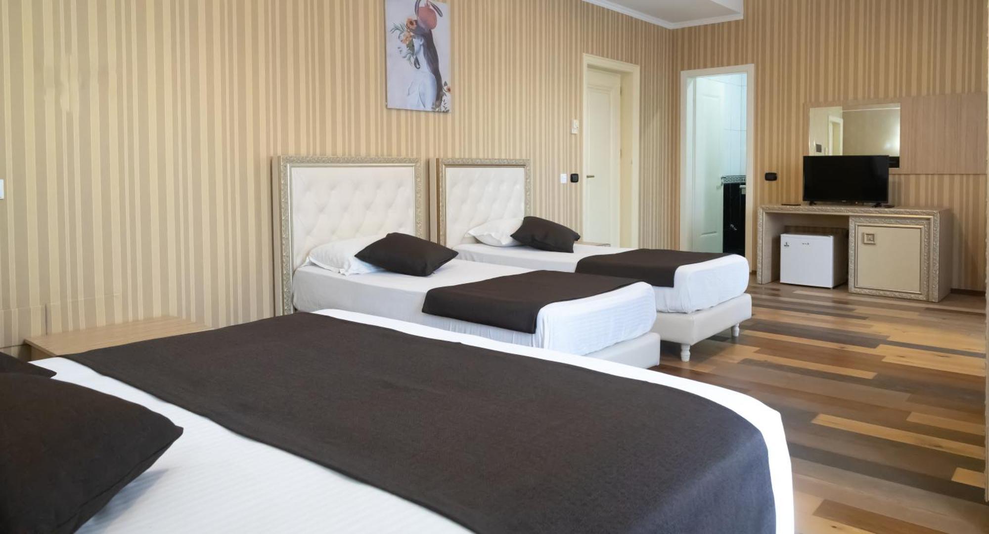 Amh Hotel Durrës Eksteriør billede