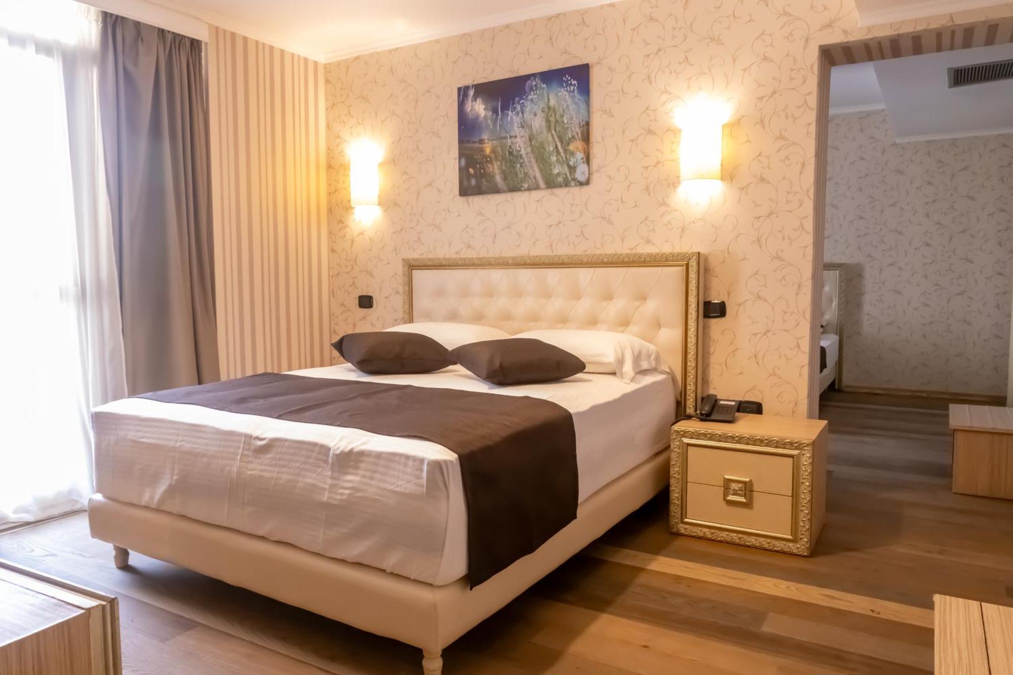 Amh Hotel Durrës Eksteriør billede