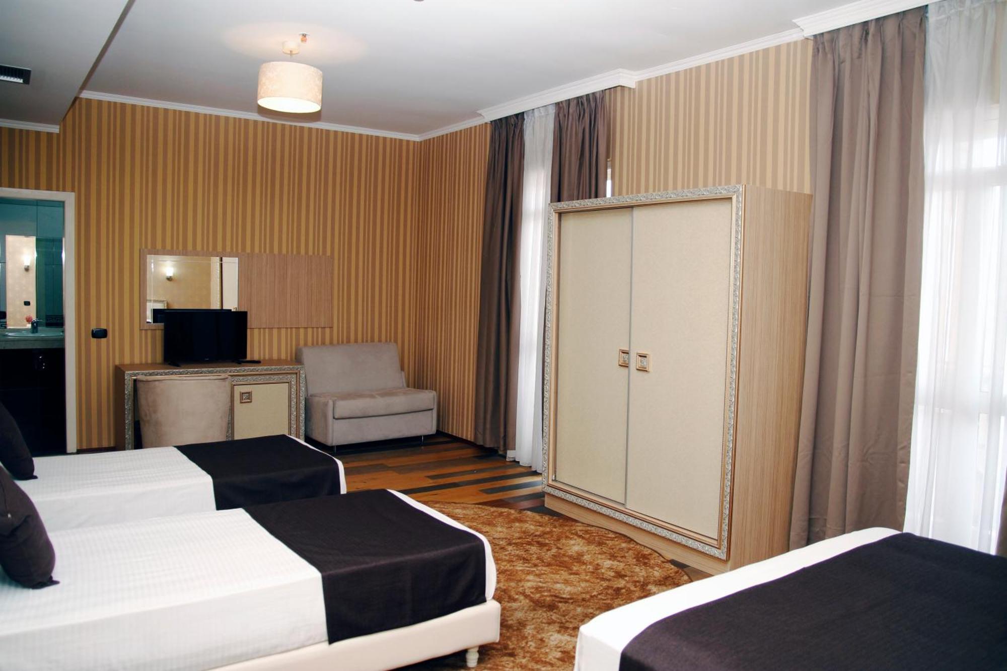 Amh Hotel Durrës Eksteriør billede