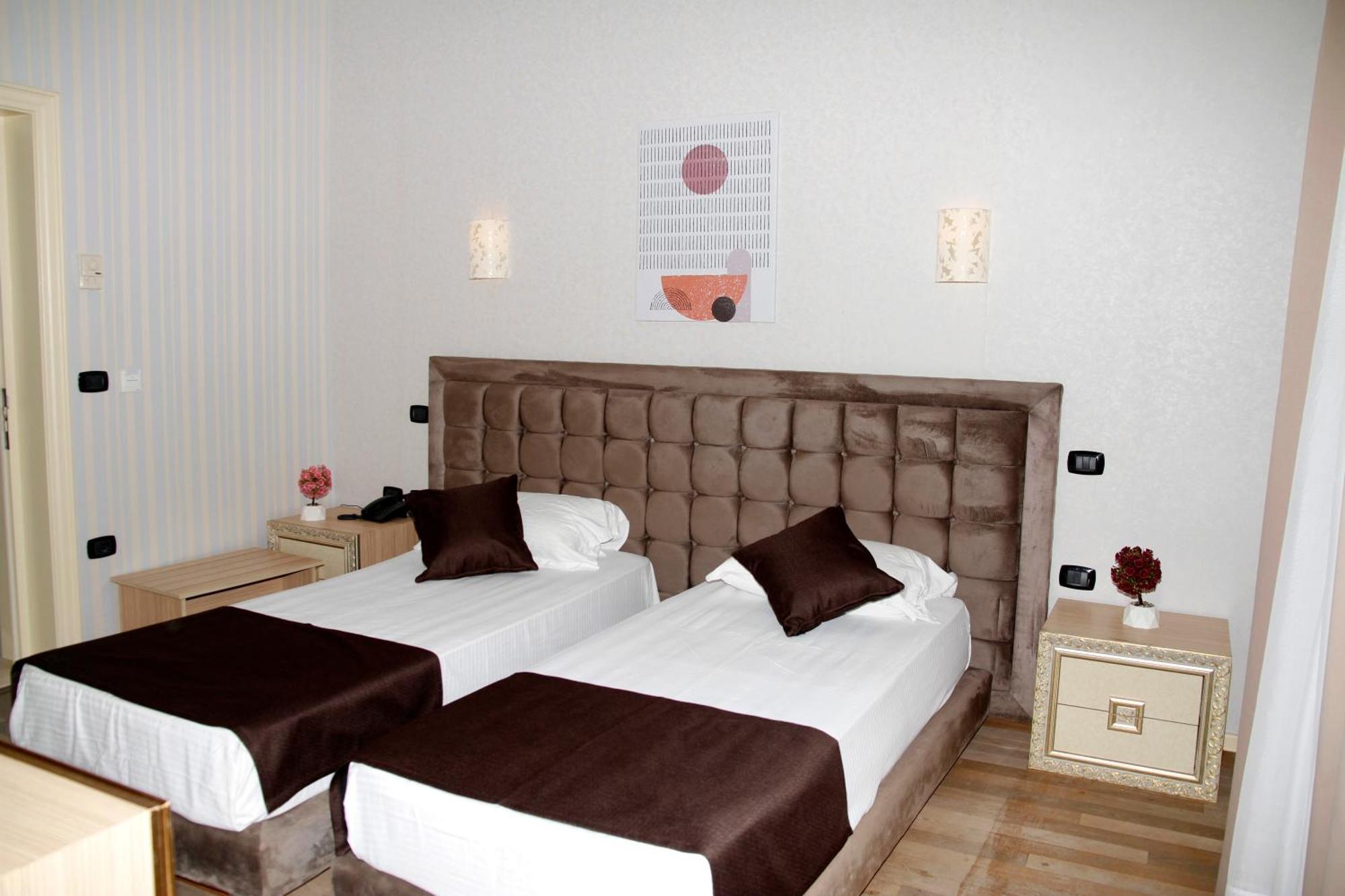 Amh Hotel Durrës Eksteriør billede