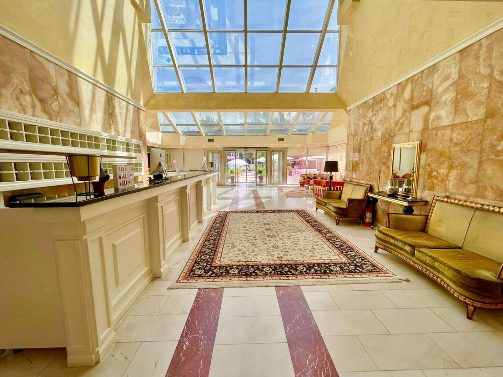 Amh Hotel Durrës Eksteriør billede